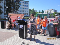 Kansaneustaja Anna Kontula Suupantorilla kesäkuussa 2013